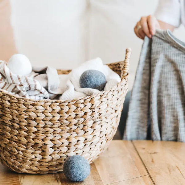 Wool dryer balls in gray